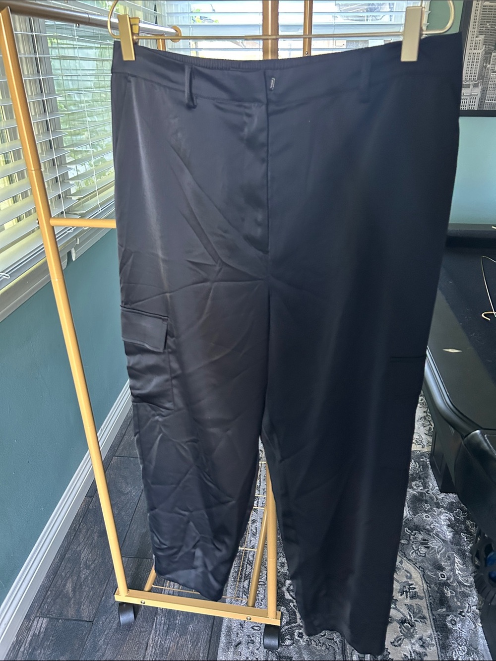 Nicole Miller NY woman’s Black Silky Cargo Pants with Side Pocket.size XL